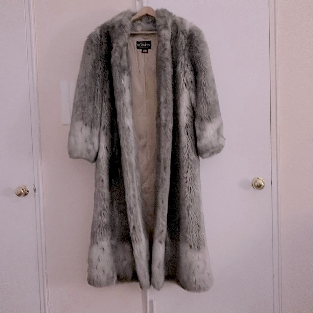 🟧 Shimmery Olympia 100% Faux Fur Coat W/ Browns, Black & White, Size M